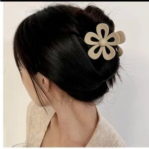 Elegant Tan Flower Hair Clip